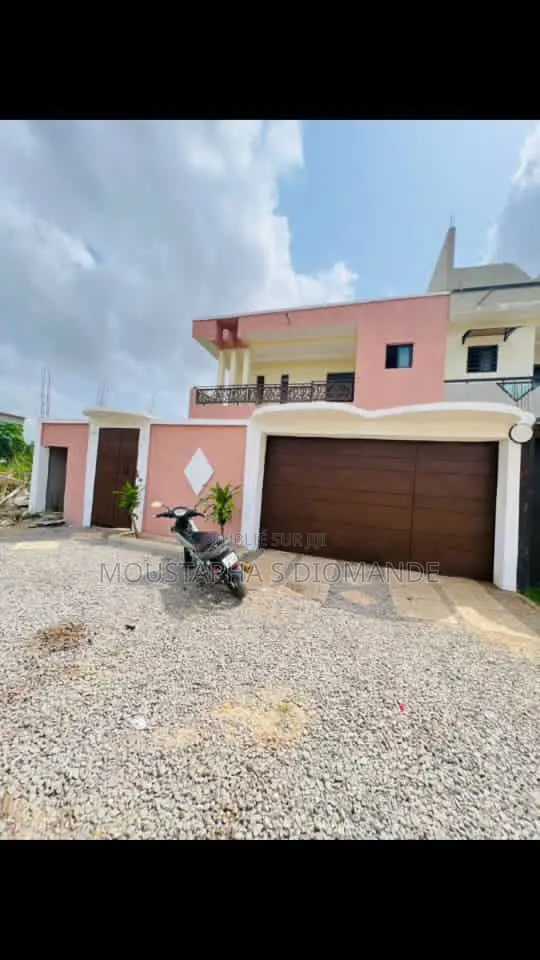 5chbre Duplex dans Yopougon à Vendre