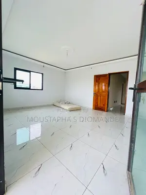 5chbre Duplex dans Yopougon à Vendre