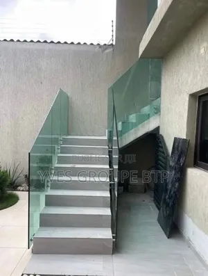 Garde-Corps en Verre Trempé Rampes d'Escalier