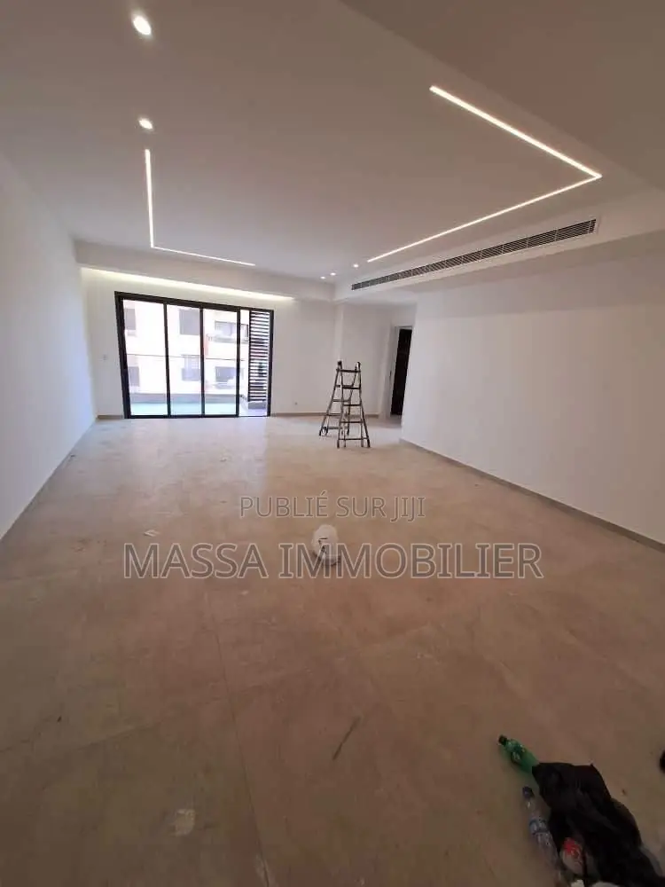2chbre Appartement dans Massa Immobilier, Marcory à Louer