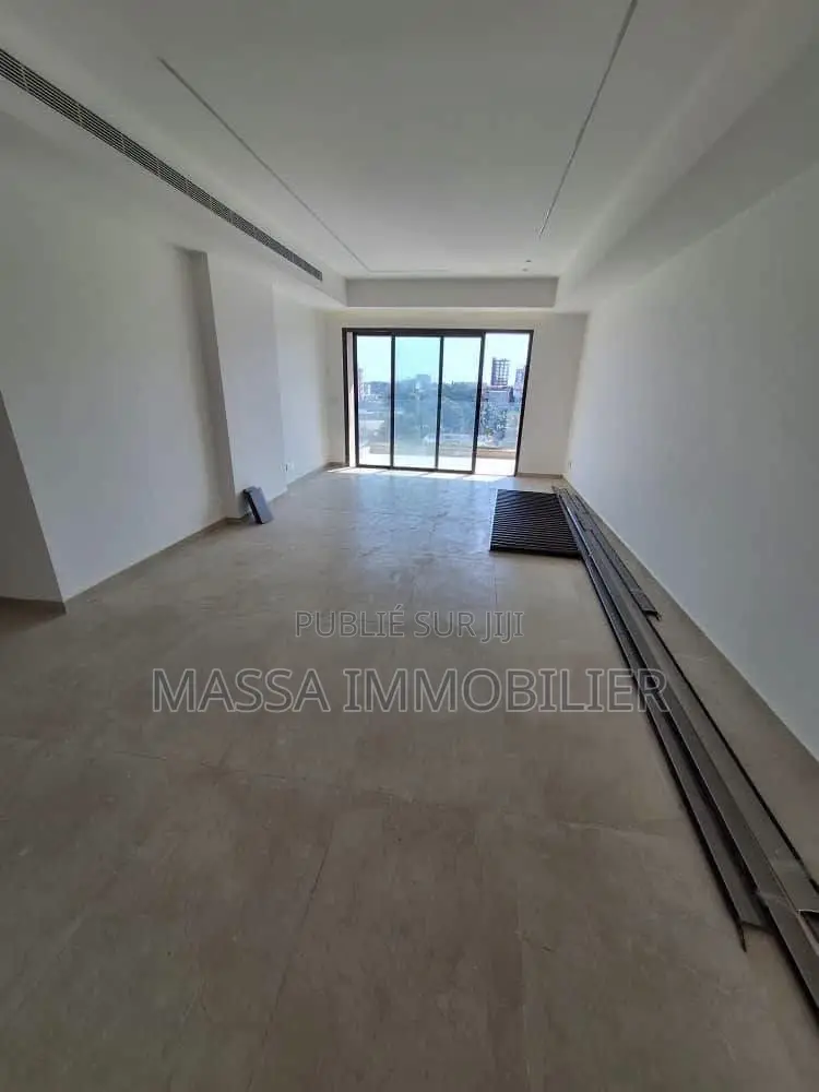 2chbre Appartement dans Massa Immobilier, Marcory à Louer