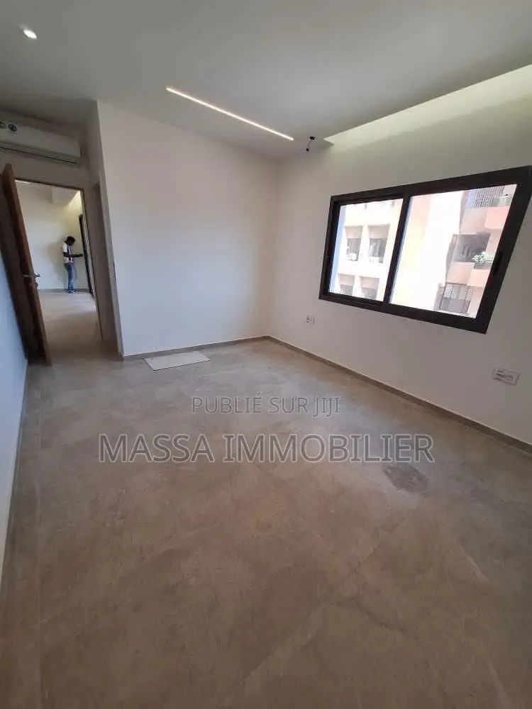 2chbre Appartement dans Massa Immobilier, Marcory à Louer