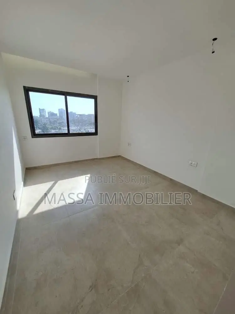 2chbre Appartement dans Massa Immobilier, Marcory à Louer