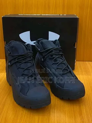 Chaussures Disponible