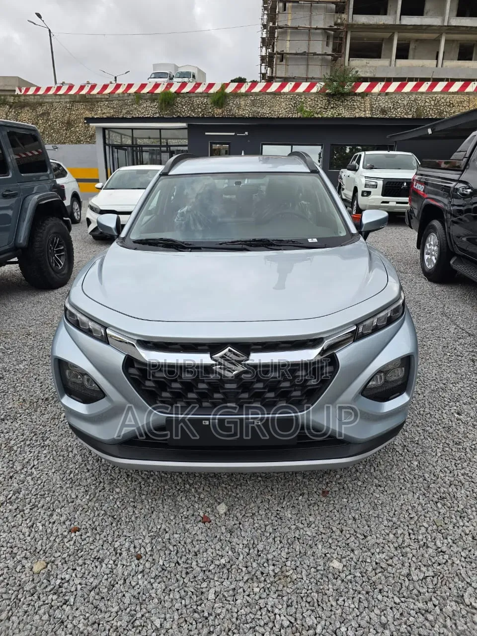 Nouveau Suzuki Fronx 2025 Gris