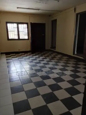 12chbre Villa dans Cocody à Vendre