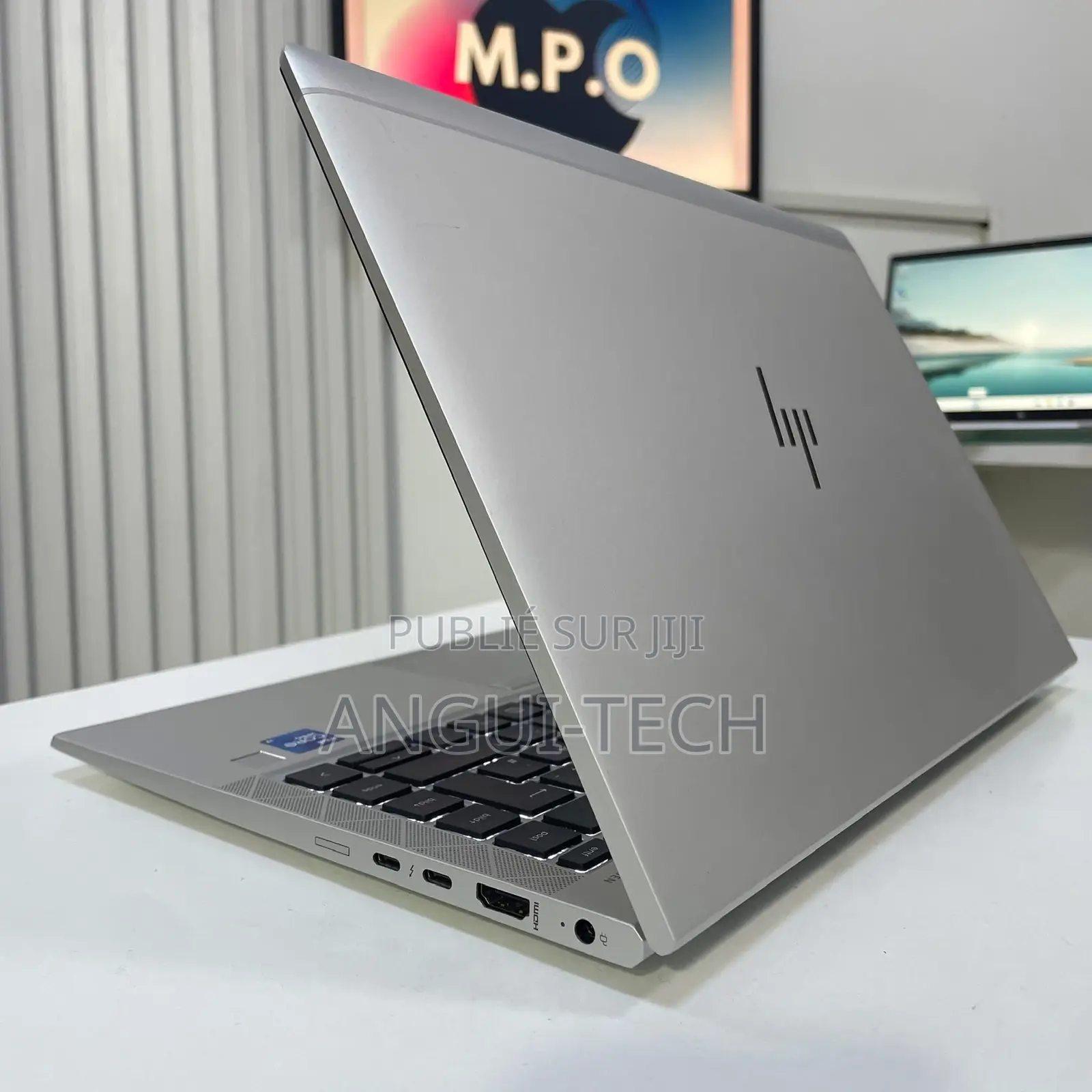 Nouveau Ordinateur portable HP 240 G8 8GB Intel Core i5 SSD 512GB
