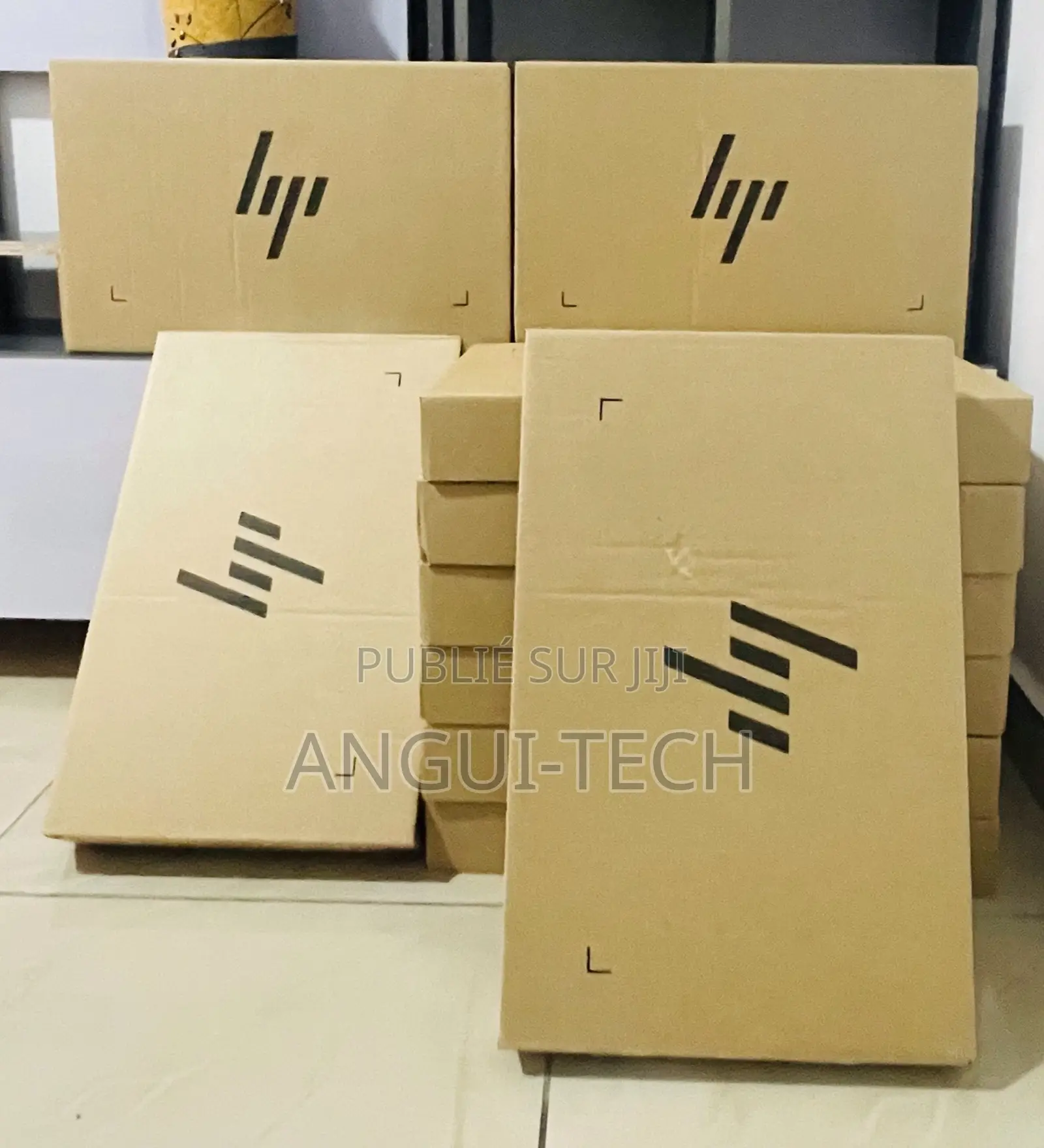 Nouveau Ordinateur portable HP 240 G8 8GB Intel Core i5 SSD 512GB