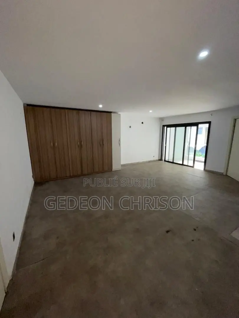 2chbre Appartement dans Cocody à Louer