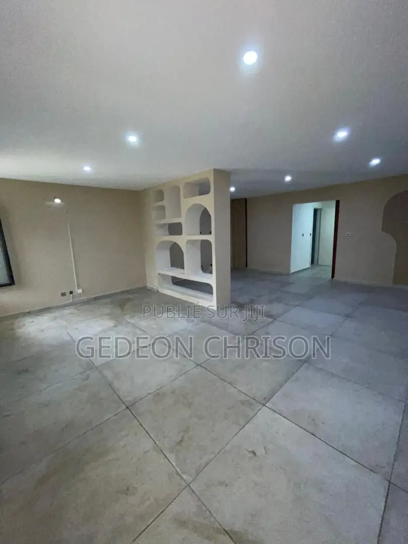 2chbre Appartement dans Cocody à Louer