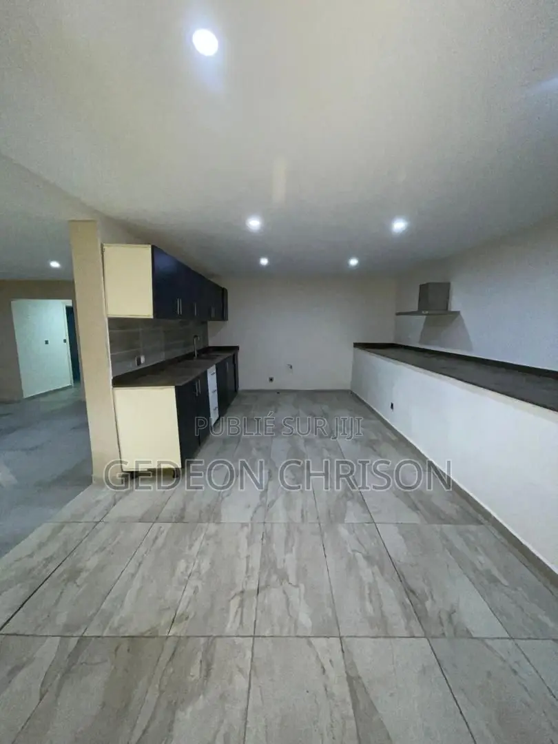 2chbre Appartement dans Cocody à Louer