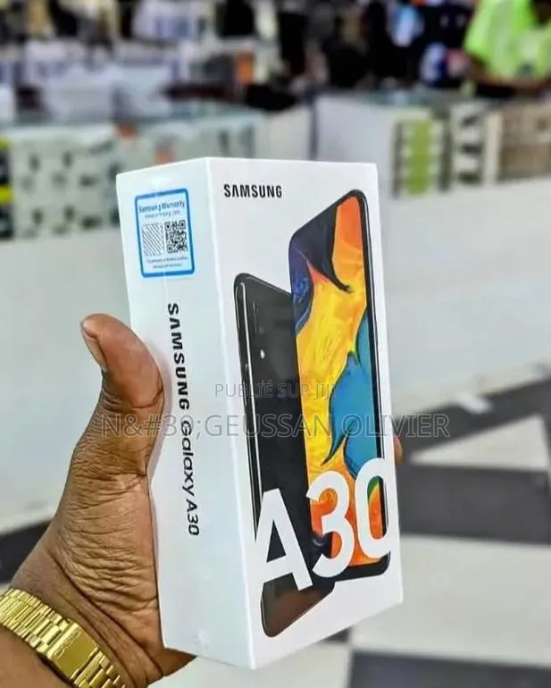 Nouveau Samsung Galaxy A30 64 GB Noir