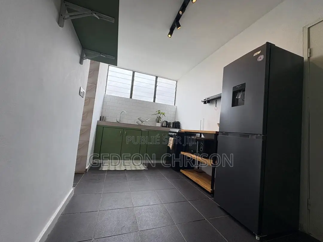 Meublé 3chbre Appartement dans Cocody à Louer