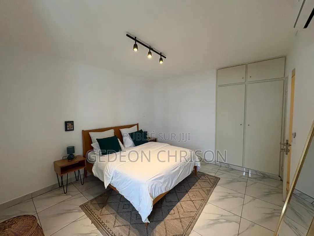 Meublé 3chbre Appartement dans Cocody à Louer