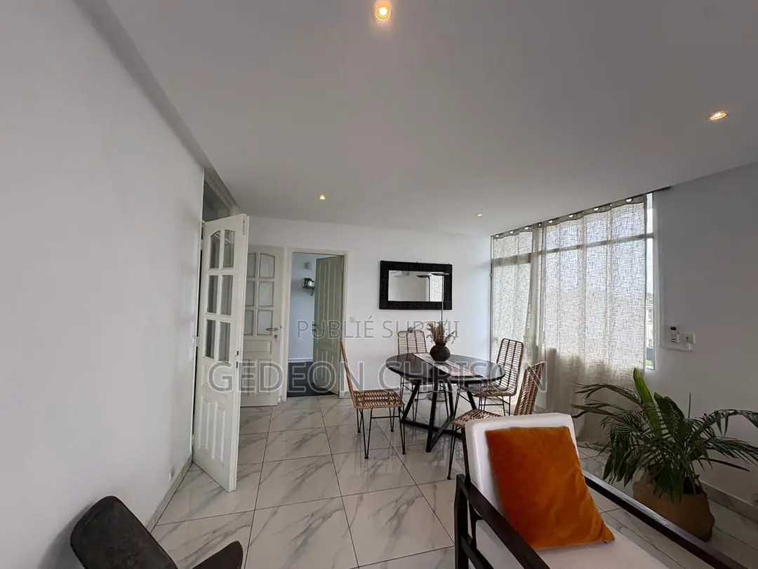 Meublé 3chbre Appartement dans Cocody à Louer