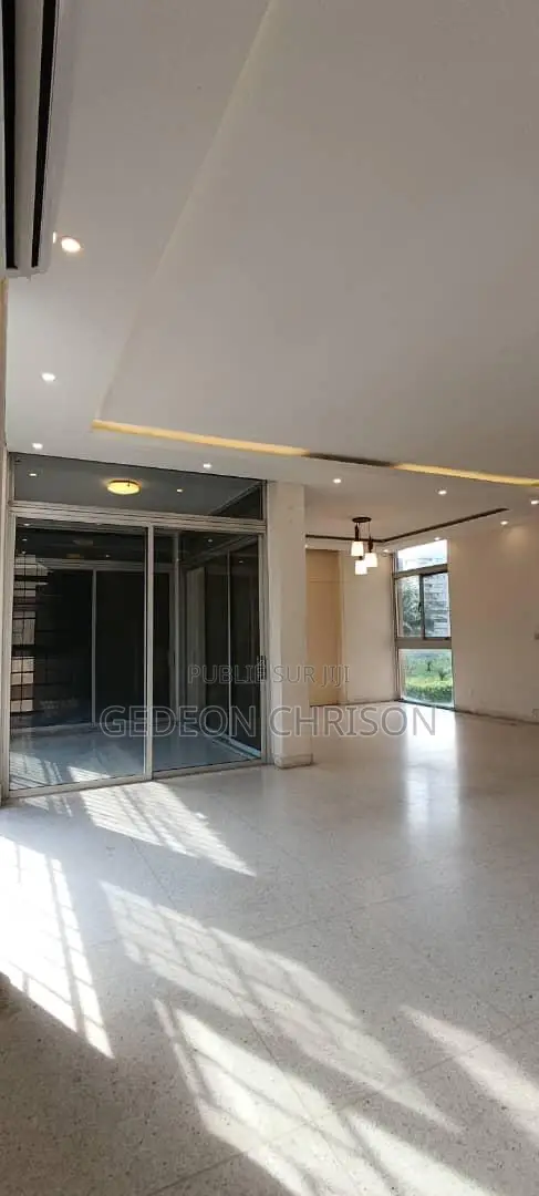4chbre Appartement dans Cocody à Louer