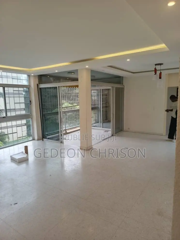 4chbre Appartement dans Cocody à Louer