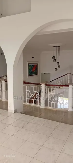 7chbre Duplex dans Duplex 9 Pièces à Louer