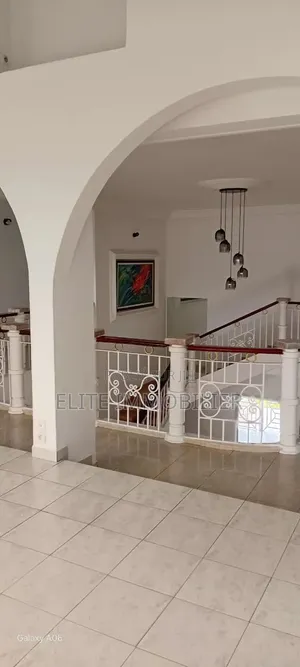 7chbre Duplex dans Cocody Riviera 2 à Louer