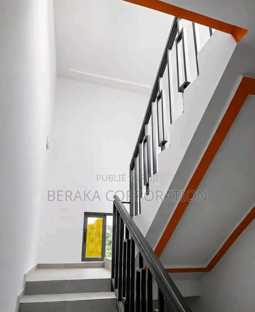 3chbre Duplex dans Beraka Corporation, Cocody à Vendre