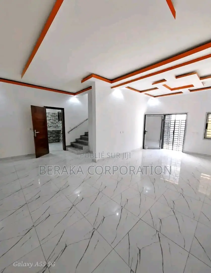 3chbre Duplex dans Beraka Corporation, Cocody à Vendre