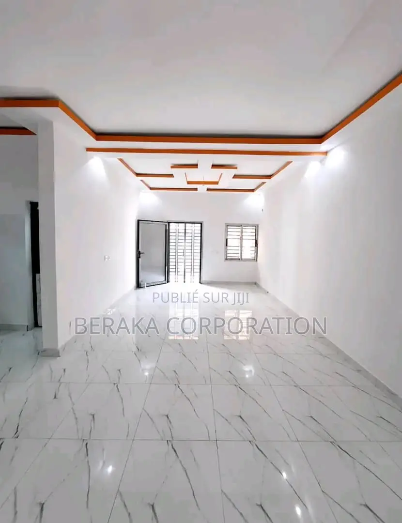 3chbre Duplex dans Beraka Corporation, Cocody à Vendre