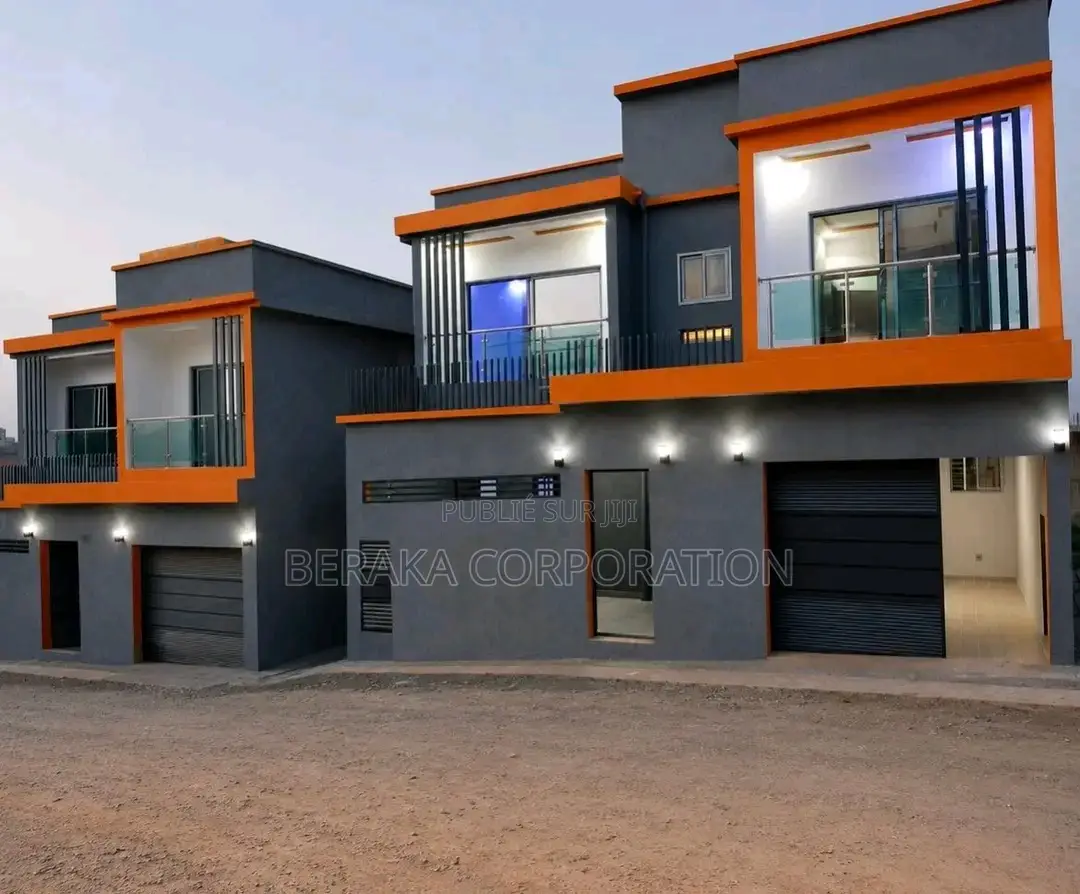 3chbre Duplex dans Beraka Corporation, Cocody à Vendre