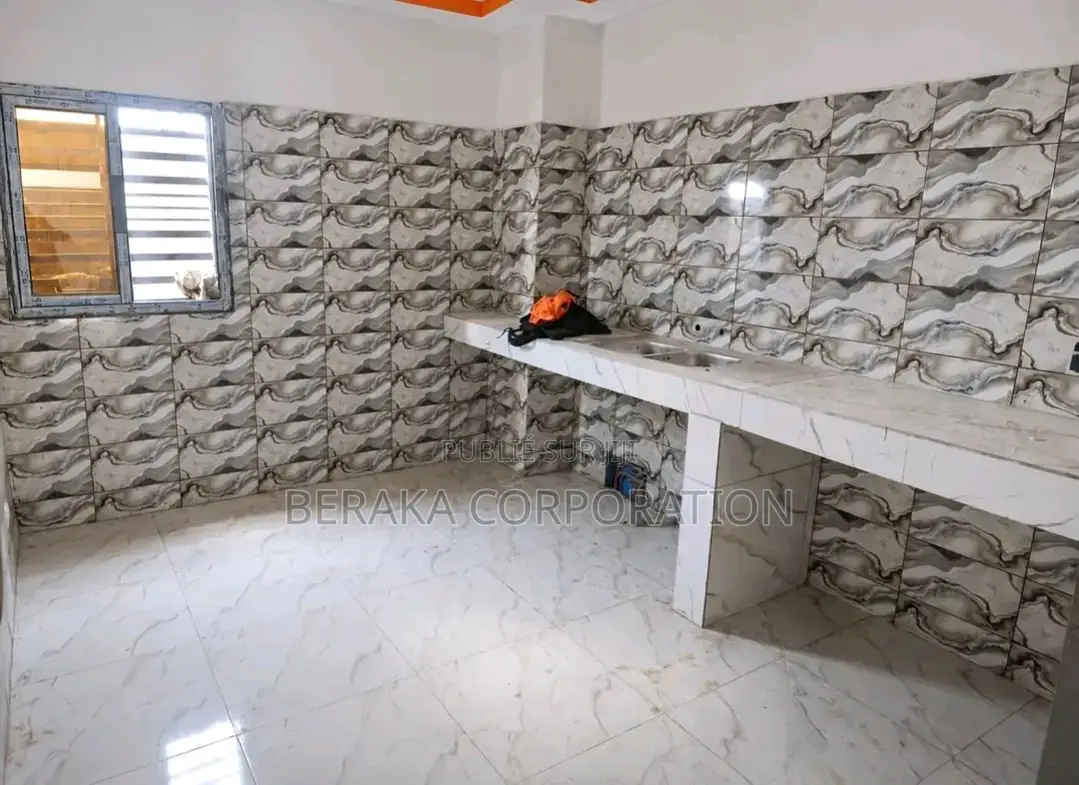 3chbre Duplex dans Beraka Corporation, Cocody à Vendre