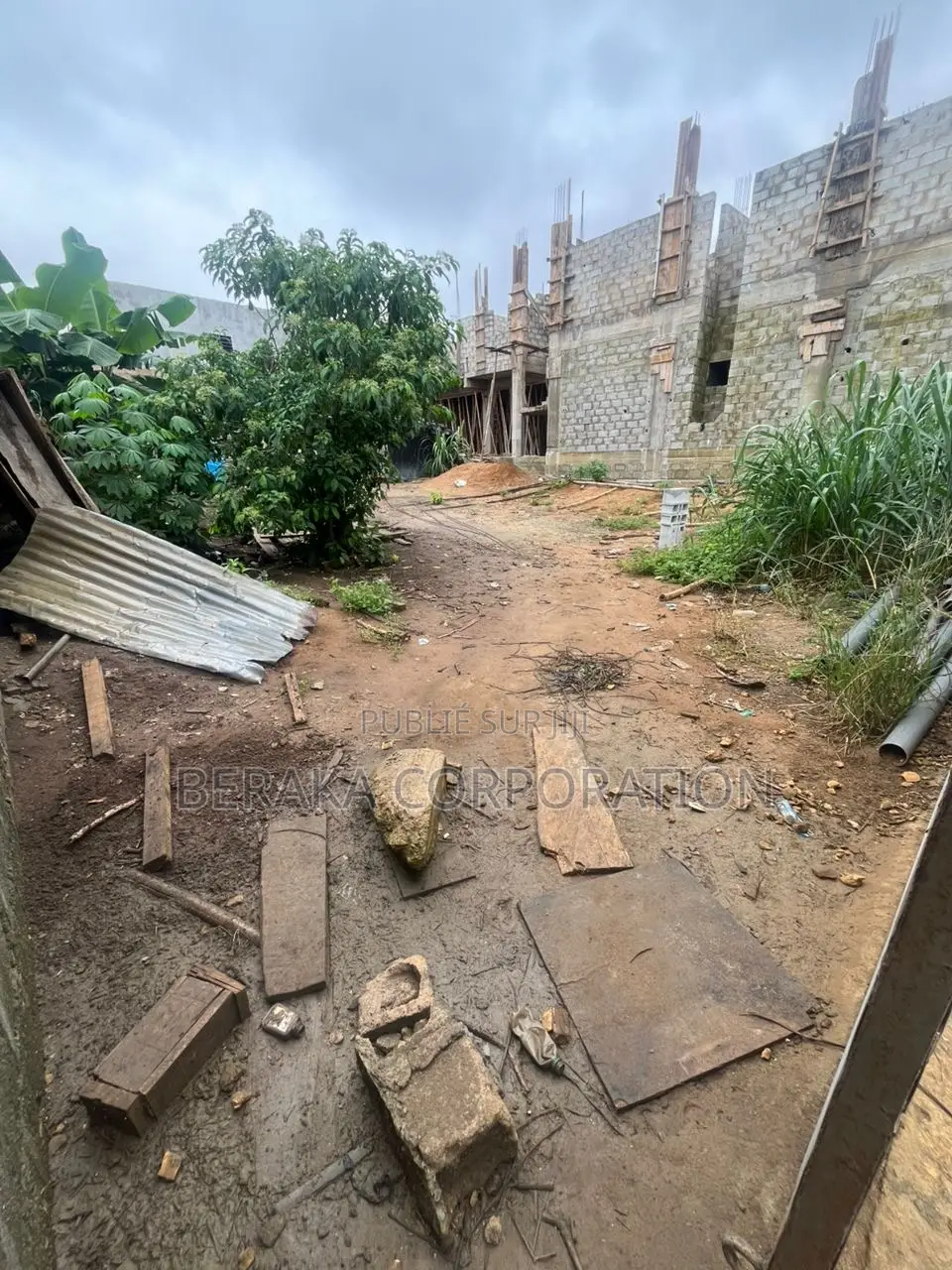 A Vendre Terrain Clôturé De 400m2 Disponible a Bingerville