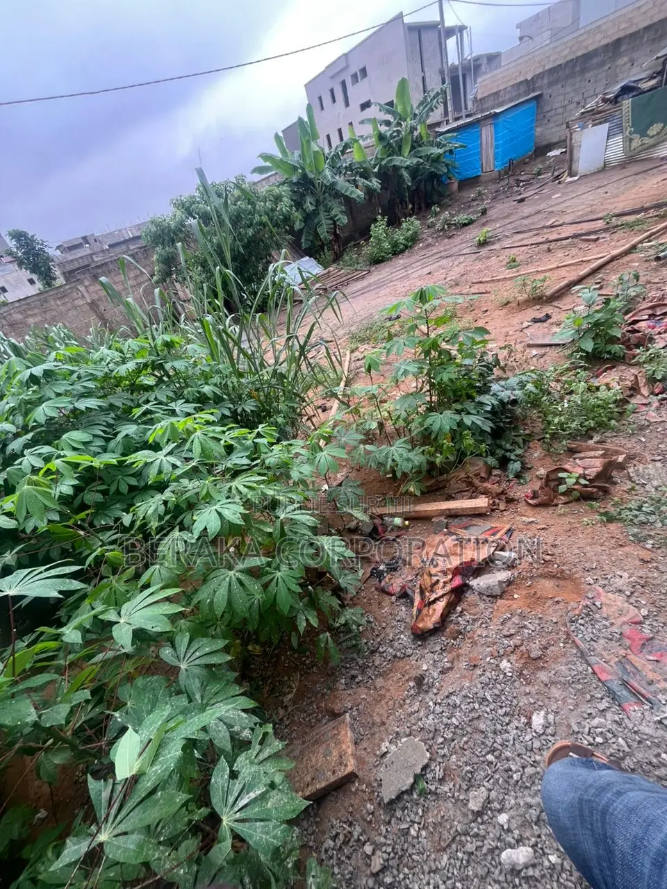 A Vendre Terrain Clôturé De 400m2 Disponible a Bingerville