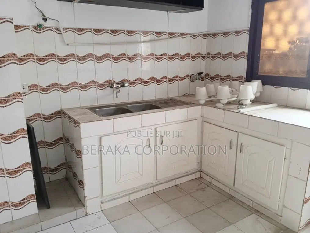 2chbre Appartement dans Beraka Corporation, Cocody à Vendre