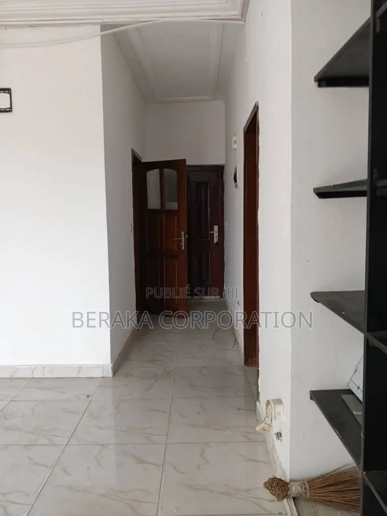 2chbre Appartement dans Beraka Corporation, Cocody à Vendre