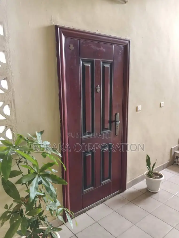 2chbre Appartement dans Beraka Corporation, Cocody à Vendre