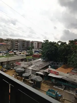 2chbre Appartement dans Beraka Corporation, Cocody à Vendre