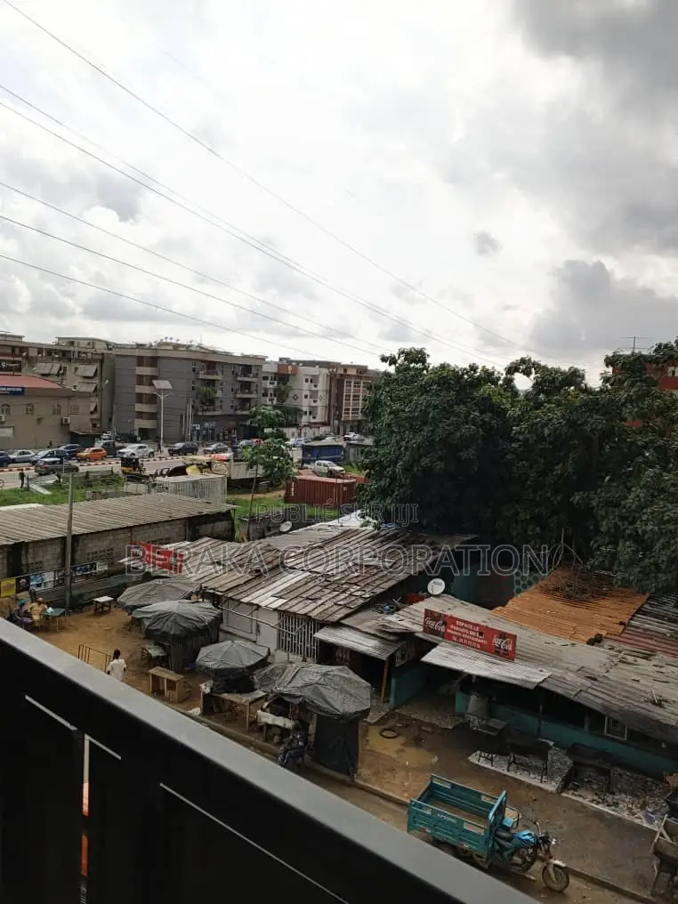 2chbre Appartement dans Beraka Corporation, Cocody à Vendre
