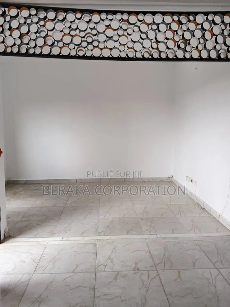 2chbre Appartement dans Beraka Corporation, Cocody à Vendre