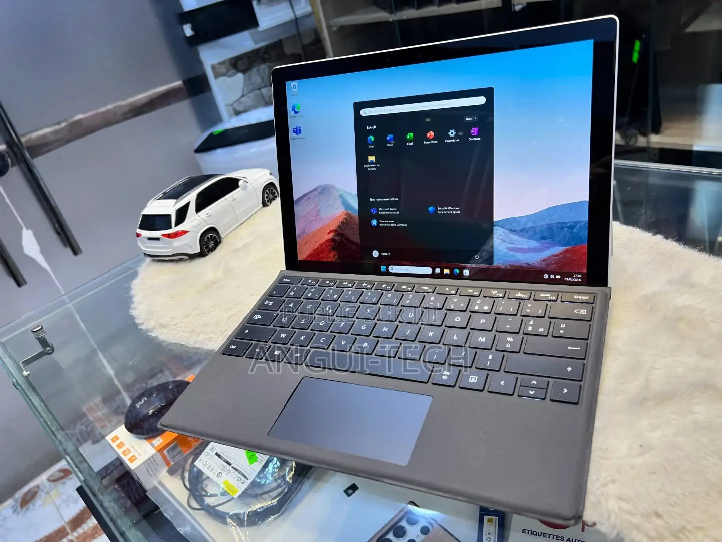Microsoft Surface Pro 7 16GB Intel Core i7 SSD 256GB