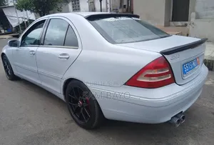 Mercedes-Benz C200 2000 Gris