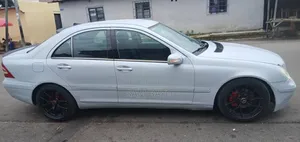 Mercedes-Benz C200 2000 Gris