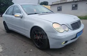 Mercedes-Benz C200 2000 Gris