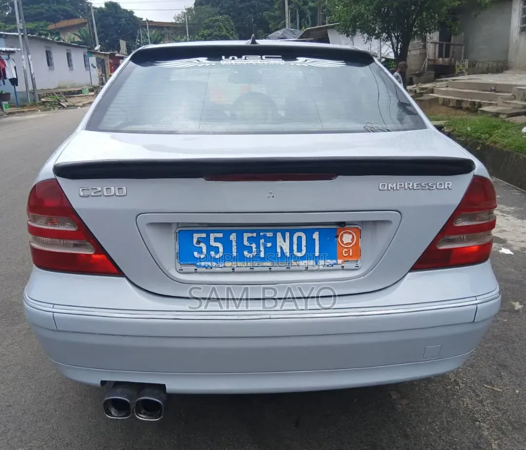 Mercedes-Benz C200 2000 Gris