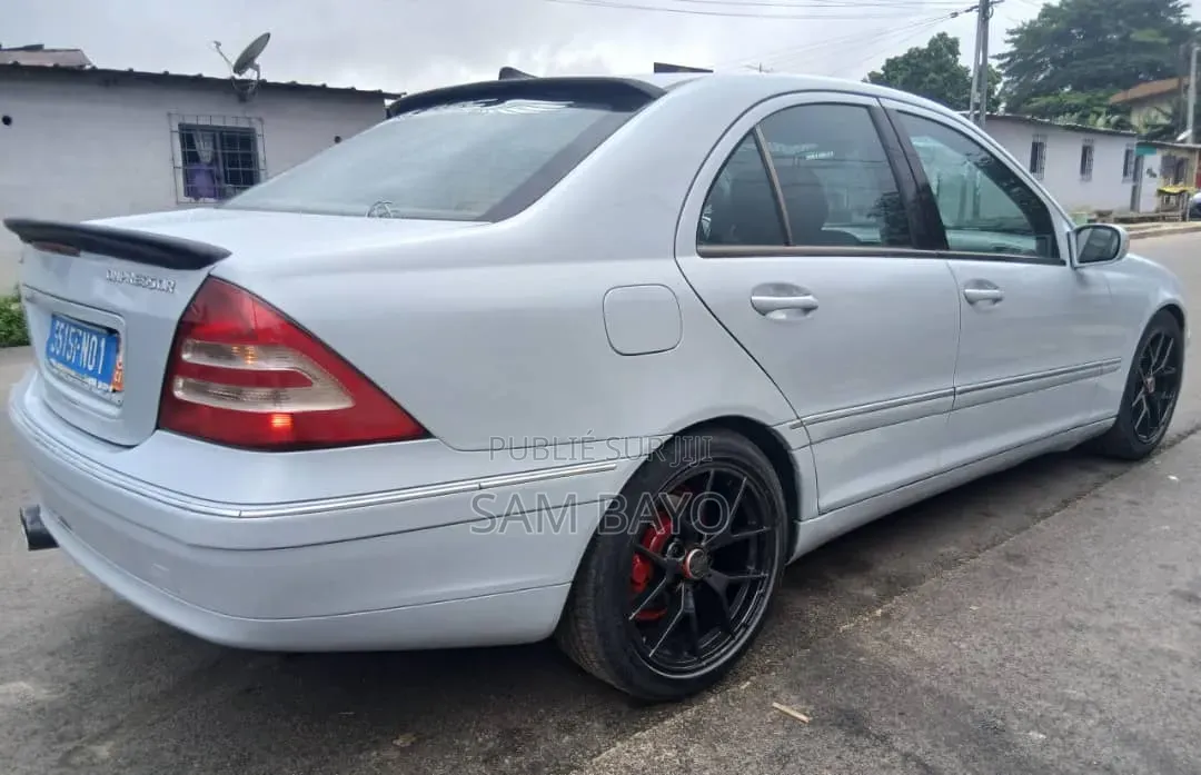 Mercedes-Benz C200 2000 Gris