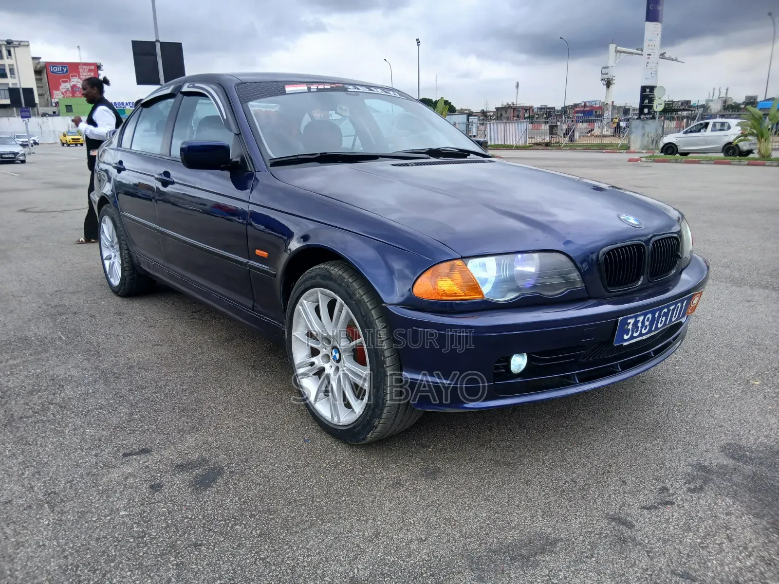 BMW 318i 2000 Bleu