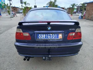 BMW 318i 2000 Bleu