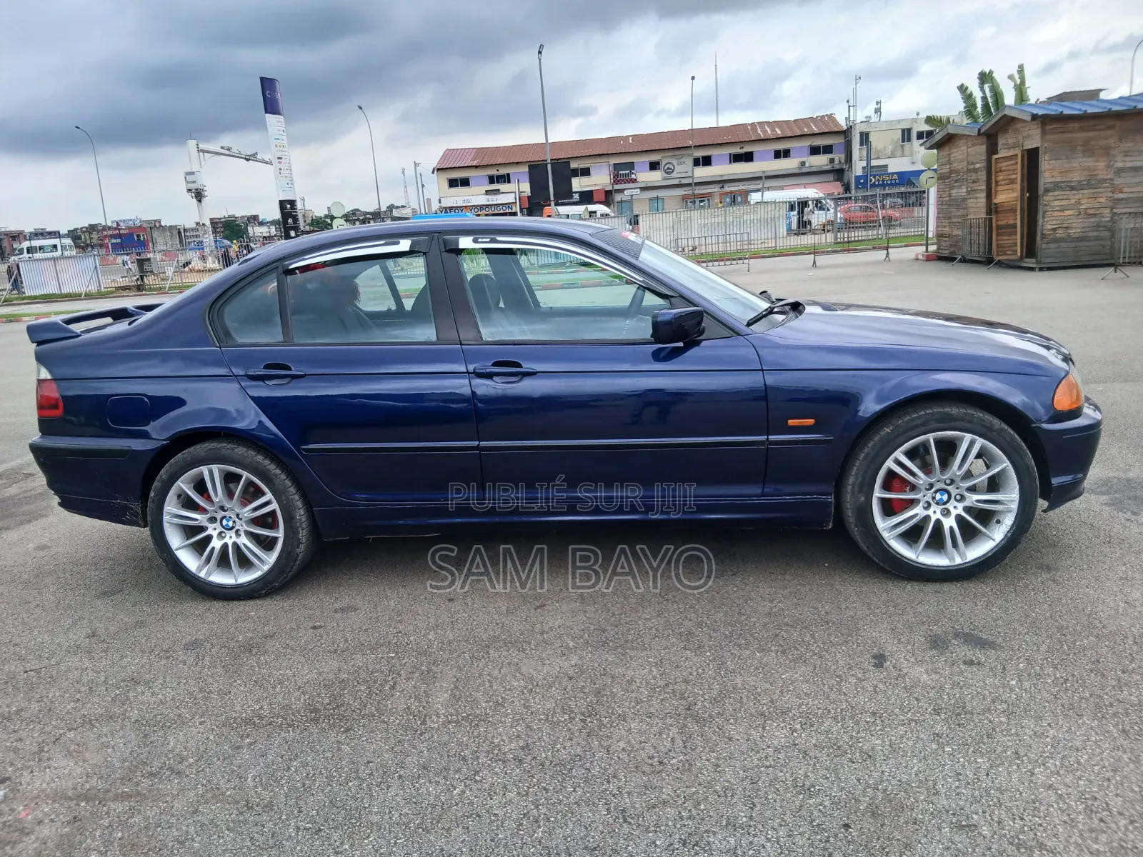 BMW 318i 2000 Bleu