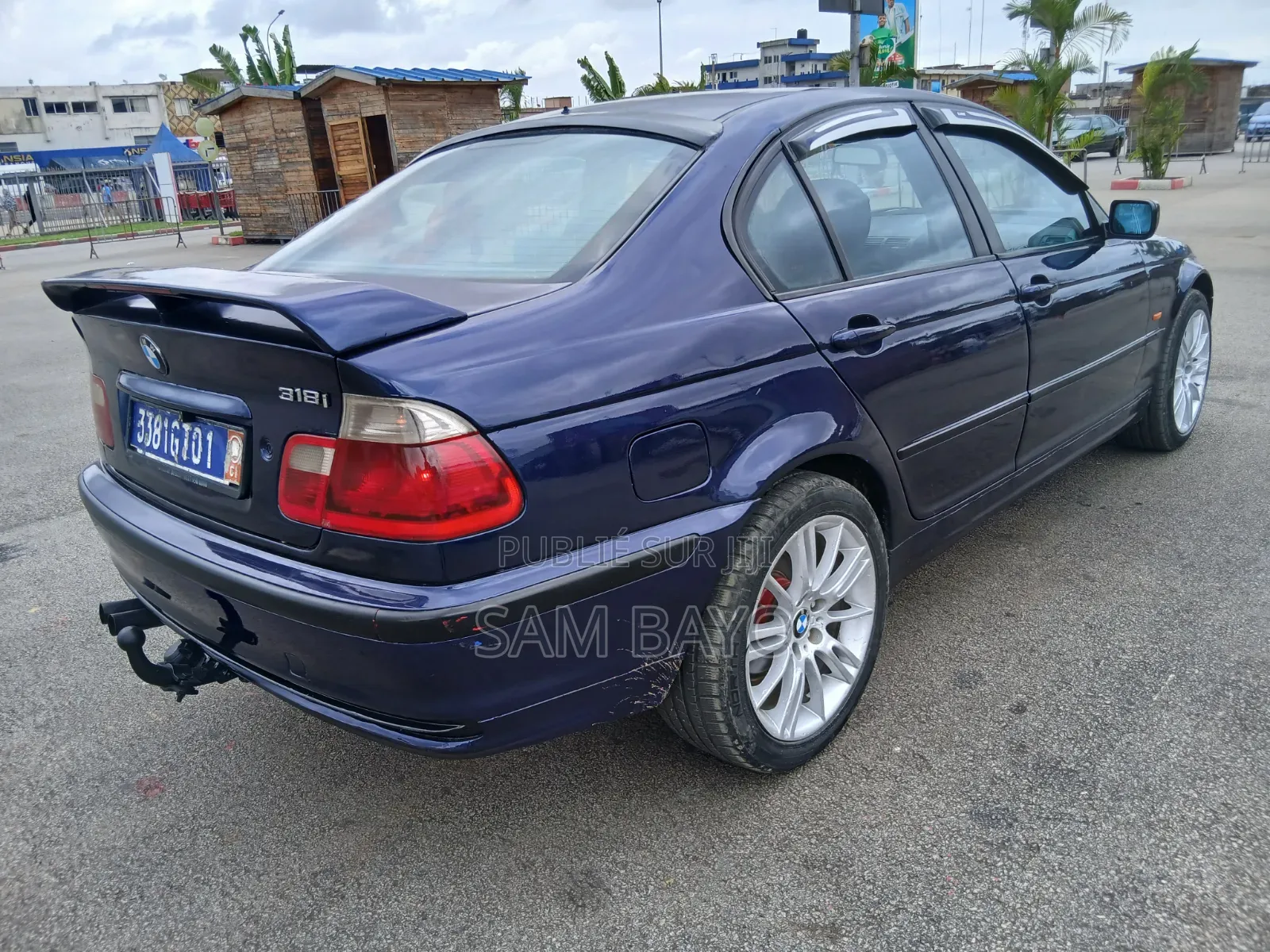 BMW 318i 2000 Bleu
