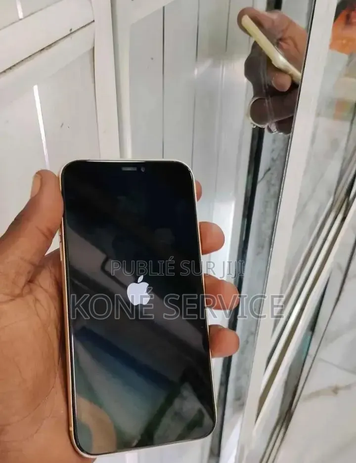 Nouveau Apple iPhone XR 64 GB Jaune