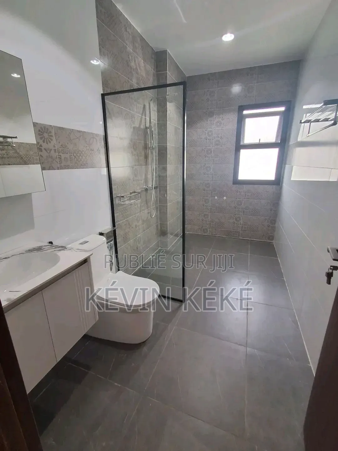 4chbre Duplex dans Grâces Immobilier, Bingerville à Louer