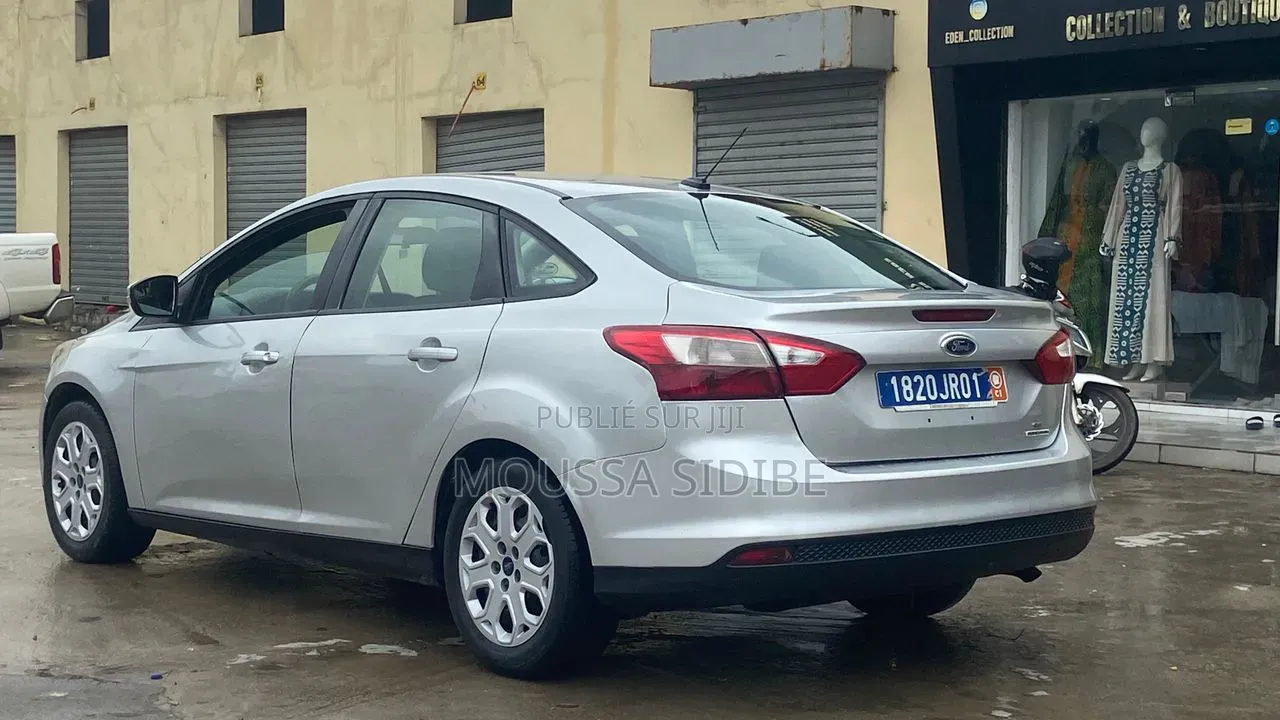 Ford Focus 2014 Gris