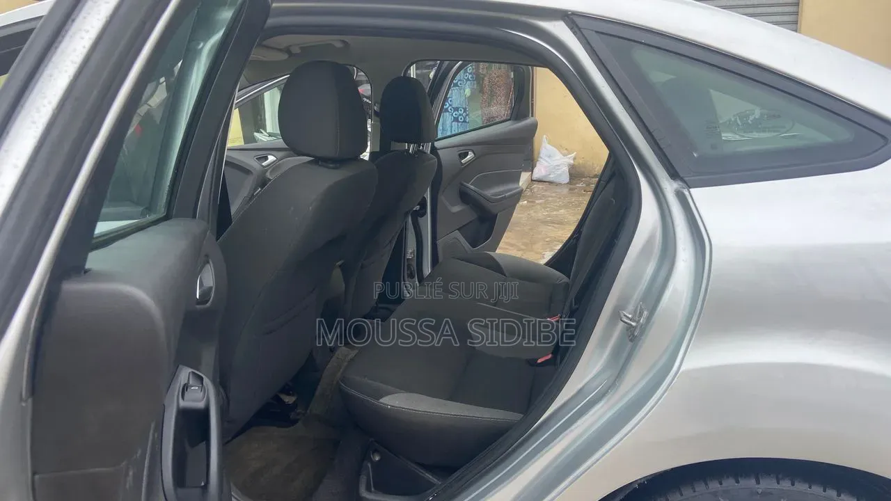 Ford Focus 2014 Gris
